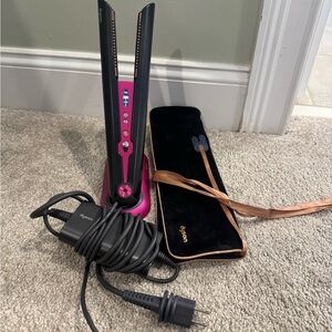Dyson Hair Straightener with stand and travel bag